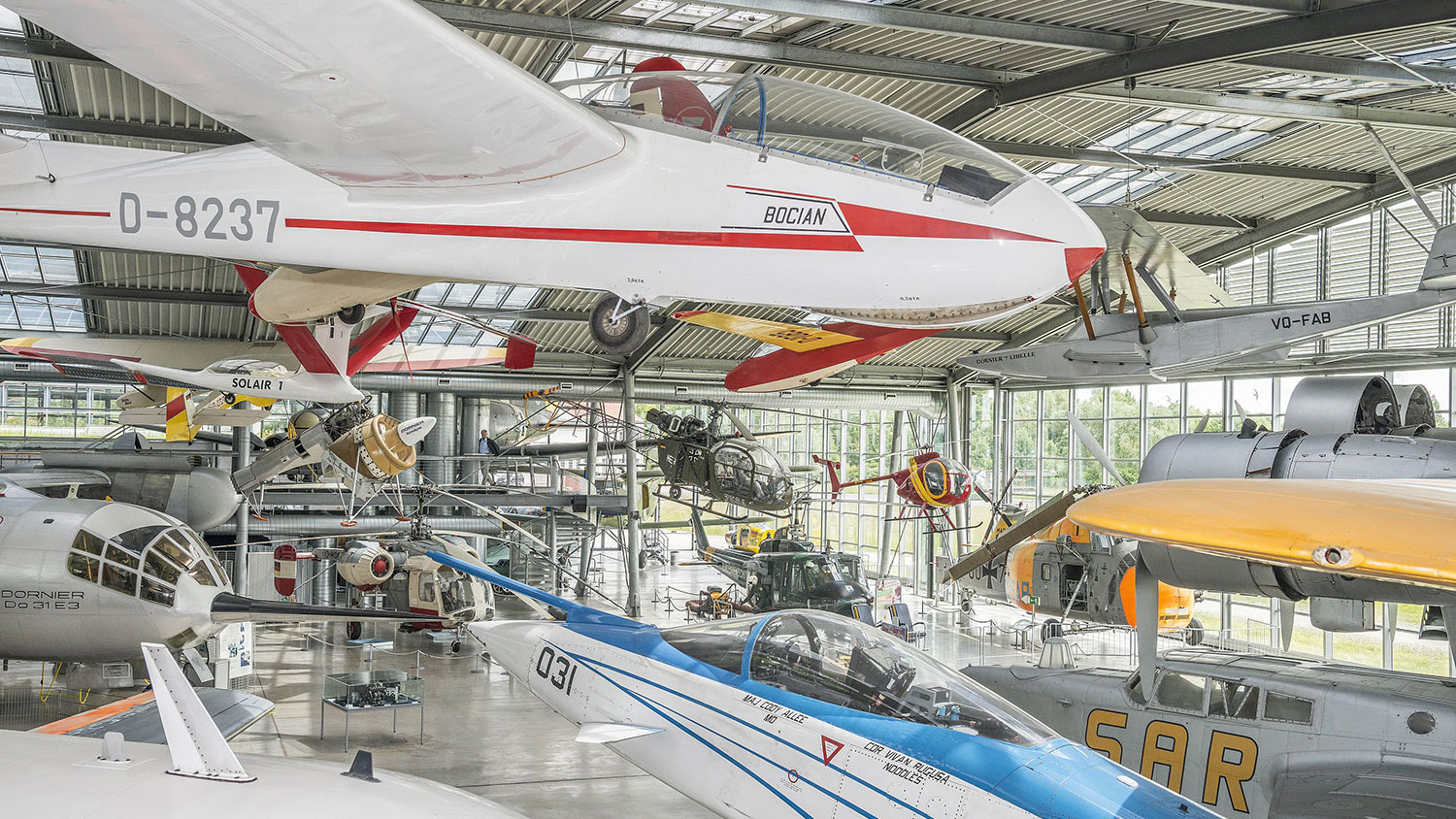Flugwerft Schleissheim Halle mit Fliegern