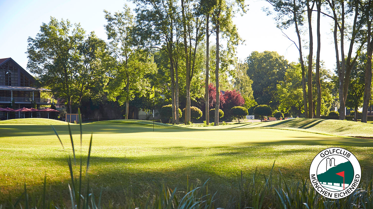 Golfclub Eichenried Gr&uuml;n am Clubhaus