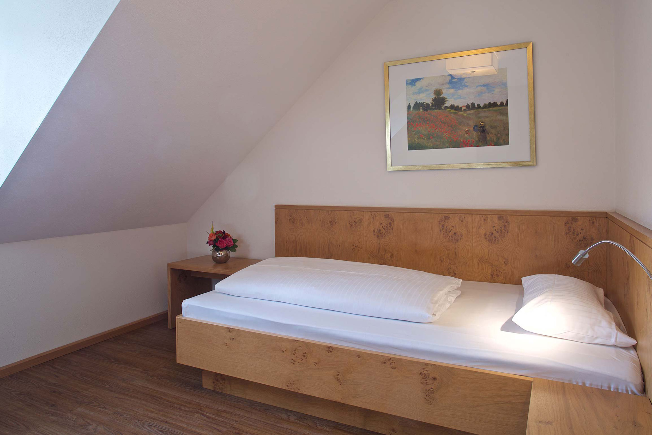 Einzelzimmer Bett