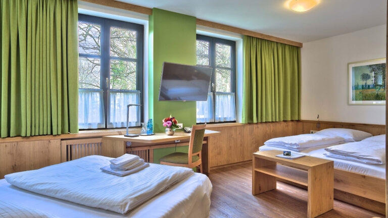 Dreibettzimmer von links totale